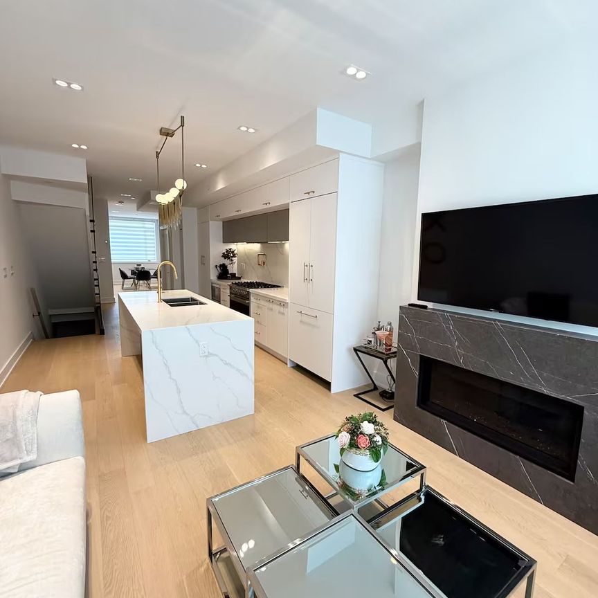 For Lease - 38B Churchill Avenue, Toronto, Ontario - Photo 1