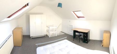 4 bedroom terraced house to rent - Photo 5