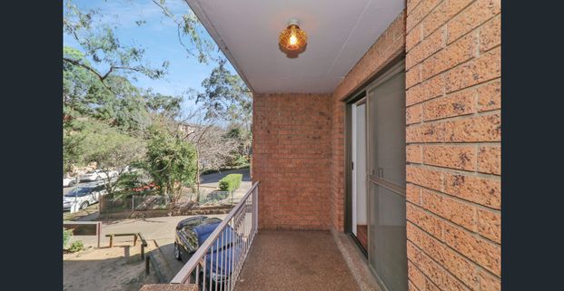 Large 2 Bedroom Apartment with Timber Flooring! - Photo 1