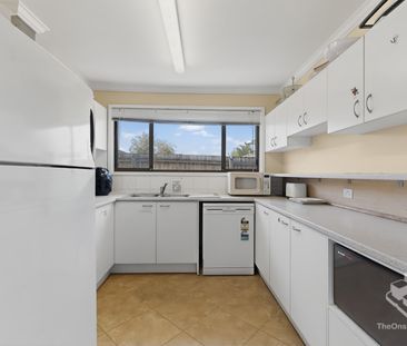 Two Bright and comfortable bedrooms in established shared accommoda... - Photo 5