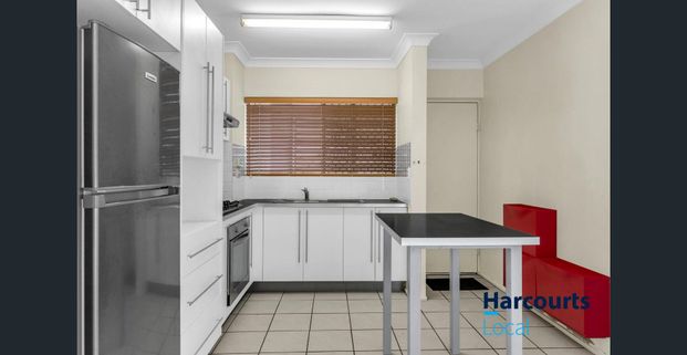 Great one bed unit in Premium Location! - Photo 1