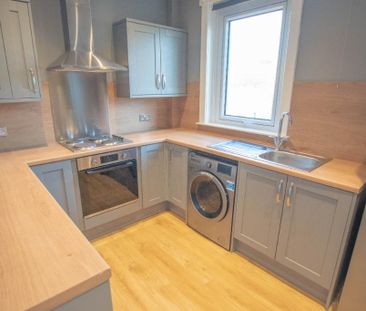 2 bedroom semi-detached house to rent - Photo 2