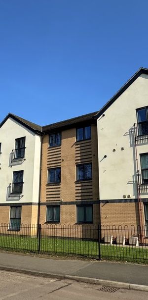 PETERBOROUGH - Photo 1