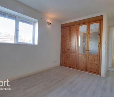 4 bedroom end of terrace house to rent - Photo 1