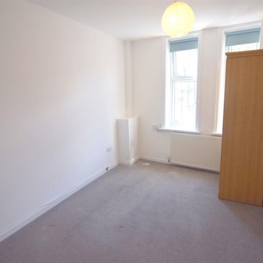 2 bedroom Flat To Let - Photo 1