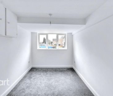 3 bedroom semi-detached bungalow to rent - Photo 4