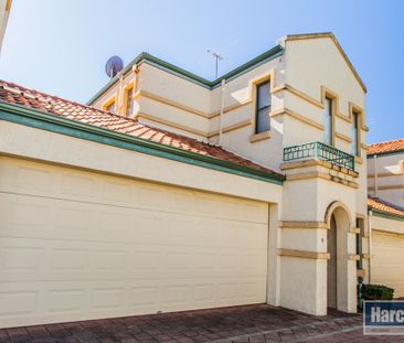 4 Bed 2 Bath Townhouse in Applecross - Photo 5