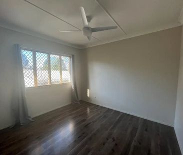 “Perfect Family Home” - Photo 3