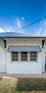 31 Norman Street, Turvey Park NSW 2650 - Photo 3