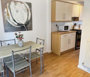 4 bedroom terraced house to rent - Photo 3