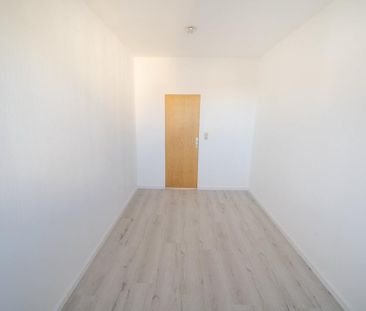 Renoviert, groß, hell, 4 Zimmer m. Einbauküche, Balkon, Parkplatz - Foto 1