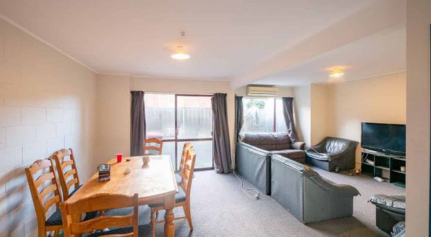 Purpose Built Student flat for 2026 - Photo 1