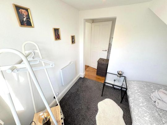 3 bedroom flat to rent - Photo 1