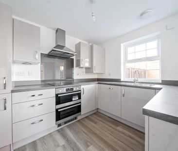 4 bedroom detached house to rent - Photo 6