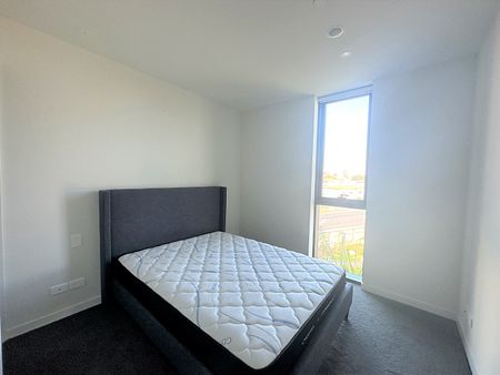 Apartment in Epsom - Photo 2