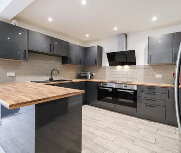 1 bedroom in a house share to rent - Photo 5