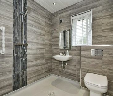 3 bed Terraced - To Let - Photo 5