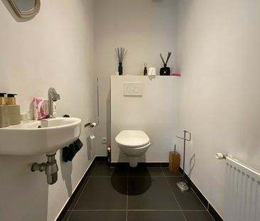 In het centrum gelegen appartement nabij het station met twee slaapkamers - Foto 5