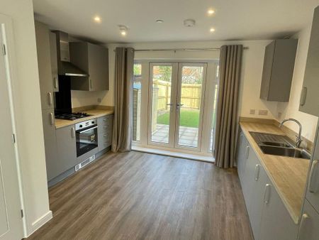 2 bedroom end of terrace house to rent - Photo 5