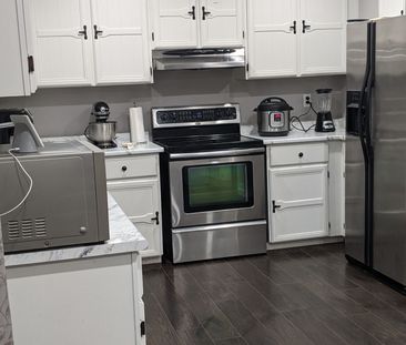 For Lease - 25 Stillwater Crescent, Brampton, Ontario - Photo 2