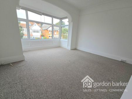 3 bedroom flat to rent - Photo 2