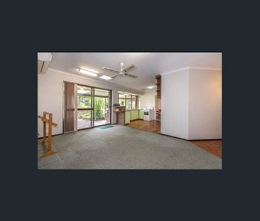 Spacious living in a prime Forrestfield location!! - Photo 2