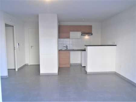 Location Appartement 2 pièces 41m² MURET 31600 - Photo 3