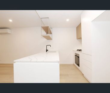 8/2-4 Devon Road, Pascoe Vale, Vic 3044 - Photo 6