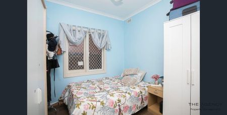 Family Living with Space, Style & Convenience - Photo 5