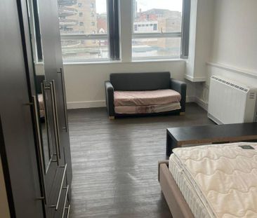 Studio to rent - Photo 2