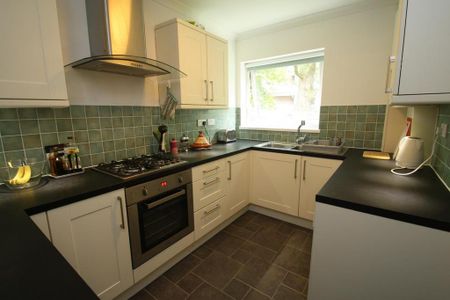 2 bedroom flat to rent - Photo 5