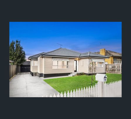 24 Pettitt Crescent, Norlane, Vic 3214 - Photo 1