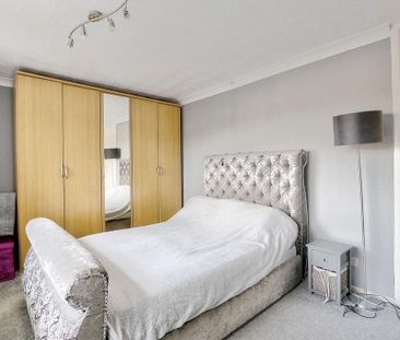 2 bedroom end of terrace house to rent - Photo 5
