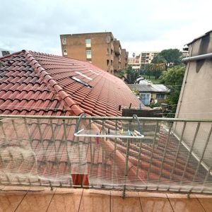 Location Appartement 1 pièce 24m² HYERES 83400 - Photo 2