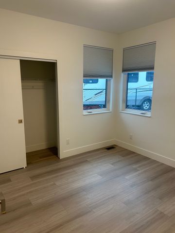 Brand New Upper Mission Home: 3Bed+Den, 3 full baths up and a 2bed, 1bath suite down - Photo 5