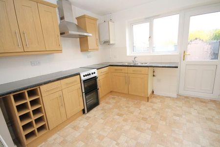 2 bedroom terraced house to rent - Photo 3
