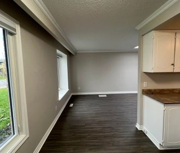 For Lease - 87 Barrett Crescent Unit# Main, Barrie, Ontario - Photo 4