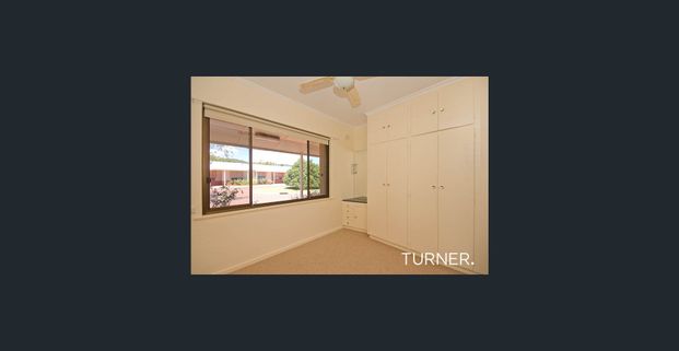 WELL PRESENTED 1 BEDROOM UNIT – GREAT LOCATION! - Photo 1