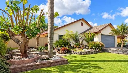 Spacious Family Living in Sought After Wattle Downs - Photo 4