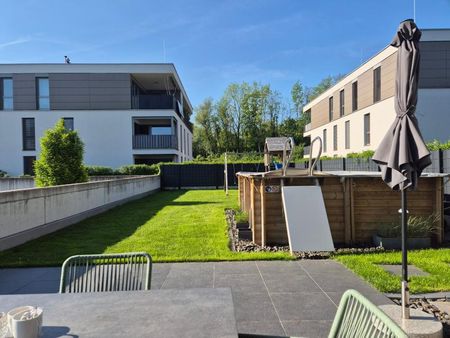 Neuwertige 4-Zimmer-Gartenwohnung mit Terrasse, Pool und zwei Parkplätze - ruhig & sonnig gelegen, teilmöbliert! - Photo 5