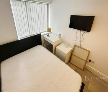 1 bedroom in a house share to rent - Photo 4