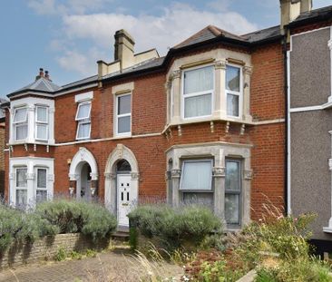 4 bedroom terraced house to rent - Photo 5