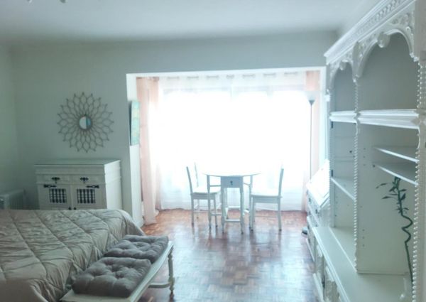 Quarto individual com wc privado em Telheiras