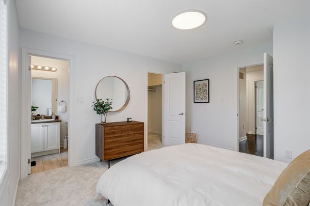 For Lease - 19 Cygnus Crescent, Barrie, Ontario - Photo 1