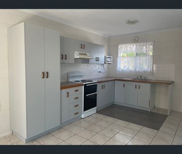 3/2 Coral Dr, Blacks Beach, Qld 4740 - Photo 2