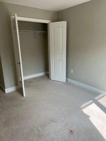 For Lease - 677 Chelton Road, London South, Ontario - Photo 2