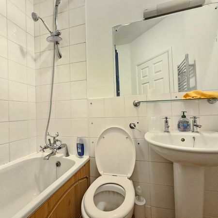 1 bedroom flat to rent - Photo 4