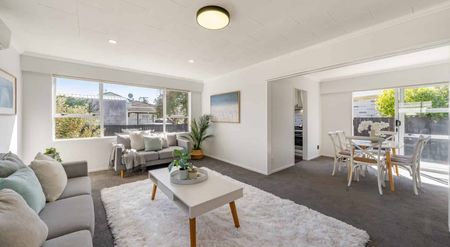 4-Bedroom Home in Waterloo - Photo 5