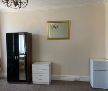 Room in a Shared House, Chester Road, M32 - Photo 5