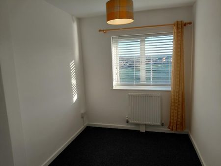 3 bedroom terraced house to rent - Photo 3